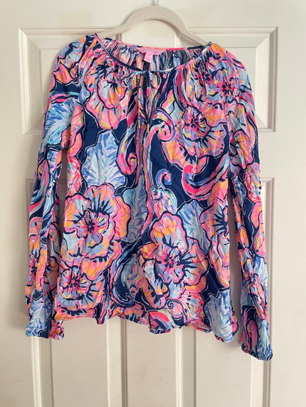 Lilly Pulitzer size medium top